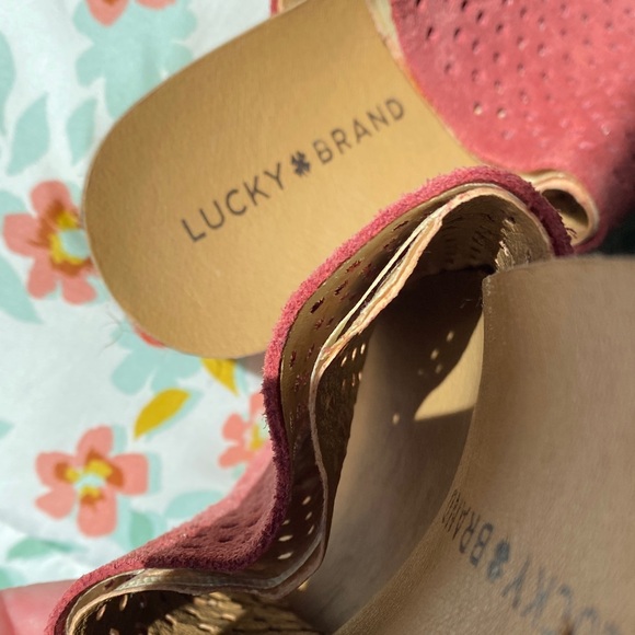 Lucky Brand Women's Pink/ Coral Espadrille Wedges - Picture 9 of 11